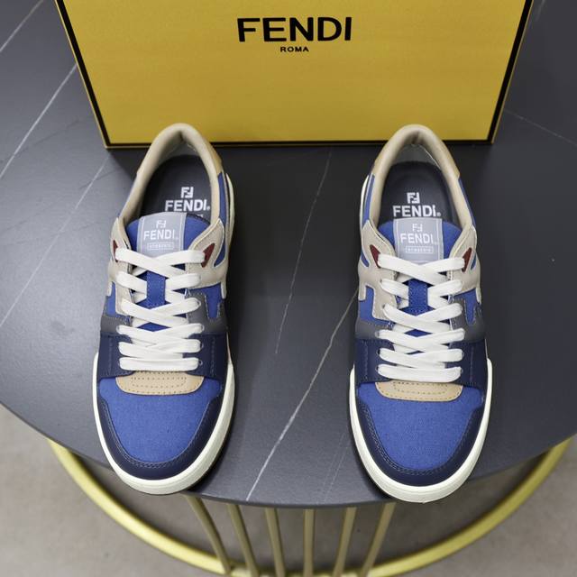 出厂价： 情侣款 顶级原单 品牌：芬迪 Fendi 尺码：35-44 男38、45定制 等级：原单品质 高版本 材料： 进口原版牛皮拼接 优质舒适内里 原版tp